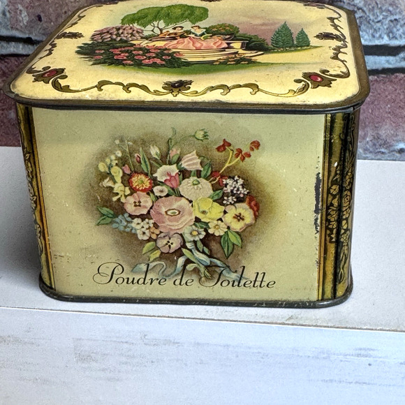 Vintage 1940’s Lander Poudre De Toilette Powder Tin Empty Courting Scene Floral - Picture 2 of 10